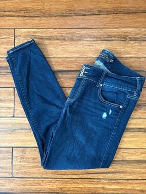 dark wash premium jegging.
